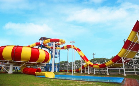 Four-person giant beast bowl slide