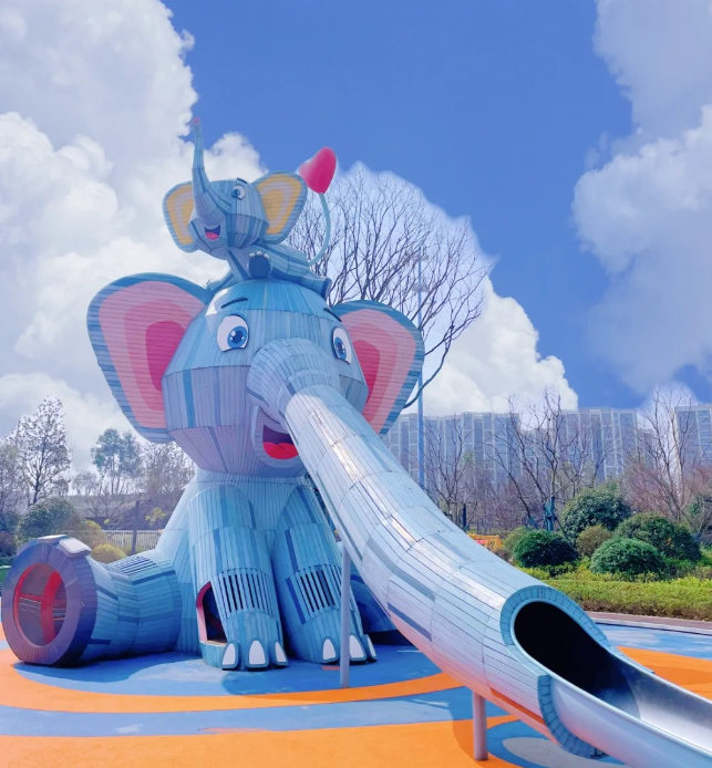 Elephant-themed slide