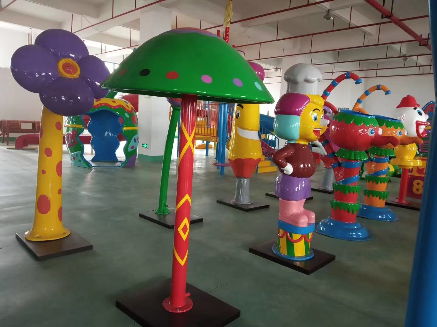 水上卡通戏水小品